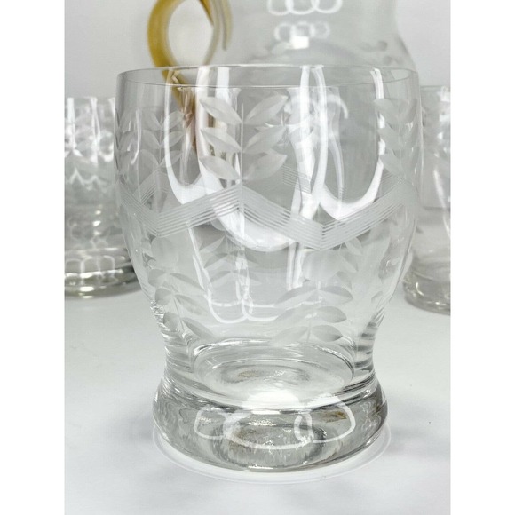 Vintage Etched Amber Glass Handled Pitcher 6 7/8” w/ 5 Matching Glasses 3 3/4” - Picture 4 of 7
